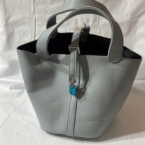 ZSKE & Bag Leather Small Tote in Light Gray